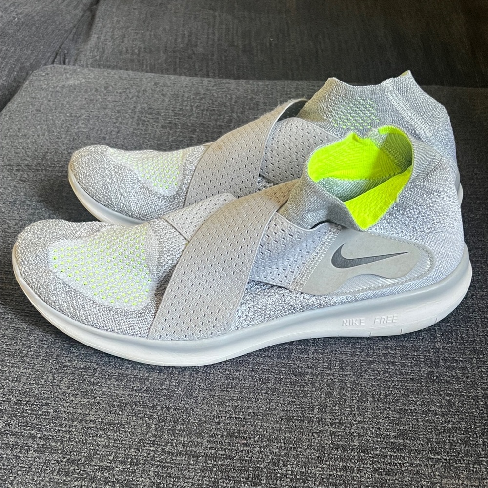 Nike Women's Light Gray and Neon Athletic Shoes